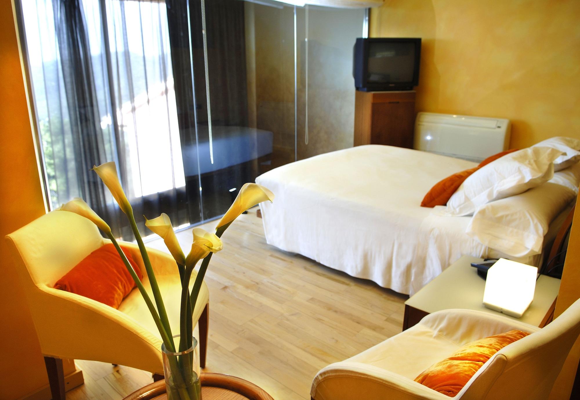 Boutique Hotel Urbisol Calders Exterior photo