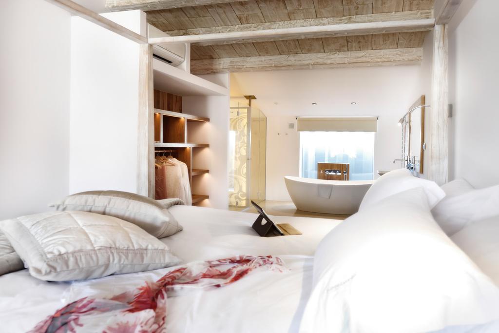 Boutique Hotel Urbisol Calders Exterior photo